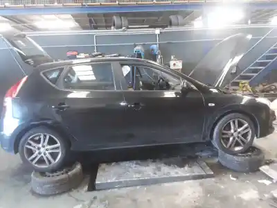 Утилизация автомобиля HYUNDAI I30 Style года 2001 питание D4EA