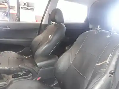 Veicolo di demolizione hyundai i30 style dell'anno 2001 alimentato d4ea