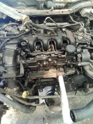 Vehicul casat ford focus berlina (cap) ghia al anului 2001 alimentat g8da