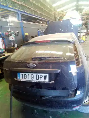 Vehicul casat ford focus berlina (cap) ghia al anului 2001 alimentat g8da
