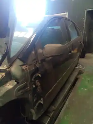 Vehicul casat ford focus berlina (cap) ghia al anului 2001 alimentat g8da