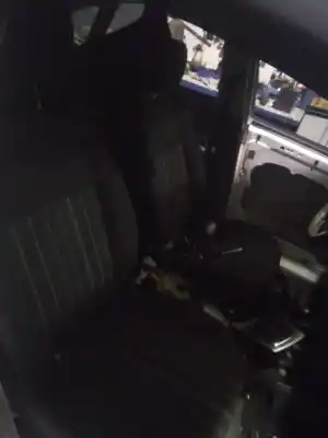 Sloopvoertuig ford focus lim. (cb4) trend van het jaar 2001 aangedreven g8db8c