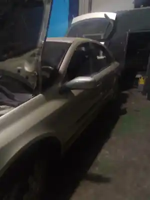 Veículo de Sucata renault laguna ii (bg0) authentique 120 cv / 88 kw do ano 2001 alimentado f9q750