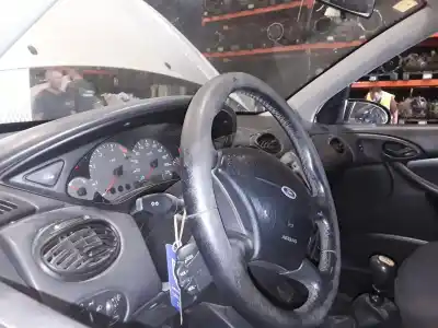 Veicolo di demolizione ford focus berlina (cak) trend dell'anno 2001 alimentato f9da