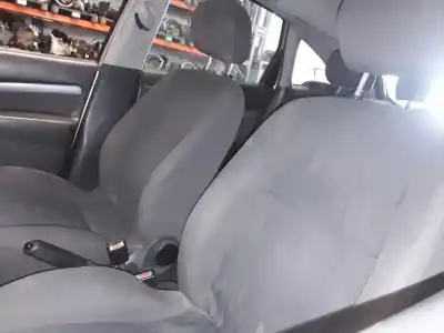 Veicolo di demolizione ford focus berlina (cak) trend dell'anno 2001 alimentato f9da