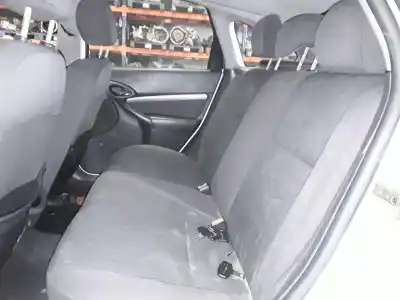 Veicolo di demolizione ford focus berlina (cak) trend dell'anno 2001 alimentato f9da