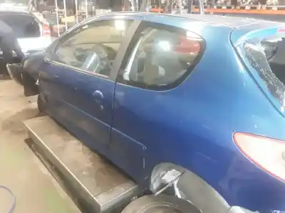 Veículo de Sucata peugeot 206 berlina xr do ano 2001 alimentado 8hx