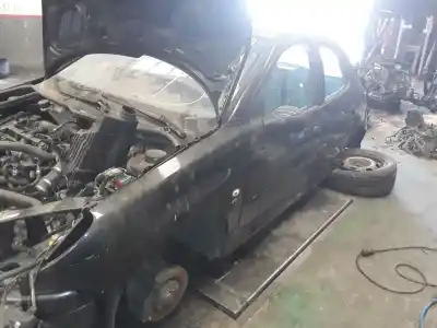 Veículo de Sucata peugeot 206 berlina xr do ano 2001 alimentado rhy