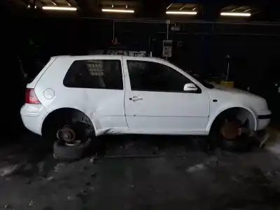 Veicolo di demolizione VOLKSWAGEN GOLF IV BERLINA (1J1) Highline dell'anno 2001 alimentato ASV