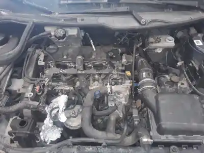 Veículo de Sucata peugeot 206 berlina xr do ano 2001 alimentado rhy