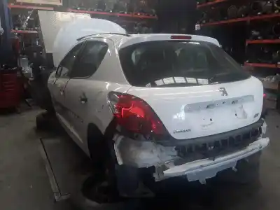 Sloopvoertuig peugeot 207 sport van het jaar 2001 aangedreven 