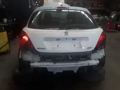 Sloopvoertuig peugeot 207 sport van het jaar 2001 aangedreven 