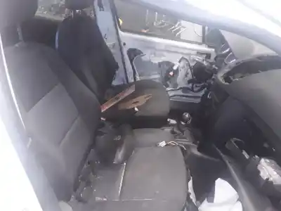 Sloopvoertuig peugeot 207 sport van het jaar 2001 aangedreven 