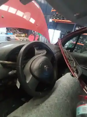 Veículo de Sucata citroen c3 1.4 hdi (68 cv) 1.4 hdi do ano 2001 alimentado 8hz