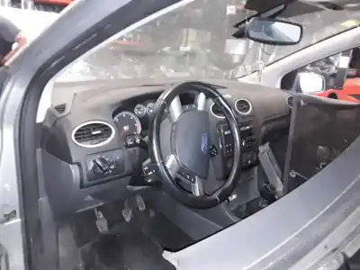 Veículo de Sucata ford focus berlina (cap) ghia do ano 2001 alimentado 