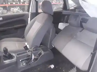 Vehicul casat ford focus berlina (cap) 1.8 tdci turbodiesel cat al anului 2001 alimentat 