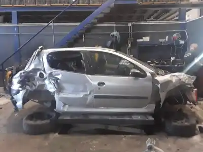 Veículo de Sucata PEUGEOT 206 BERLINA 2.0 HDi CAT do ano 2001 alimentado RHY