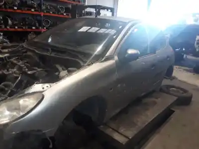 Veículo de Sucata peugeot 206 berlina 2.0 hdi cat do ano 2001 alimentado rhy