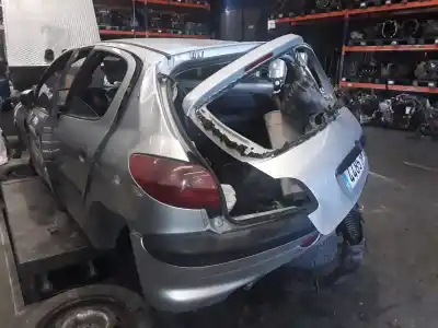 Veículo de Sucata peugeot 206 berlina 2.0 hdi cat do ano 2001 alimentado rhy