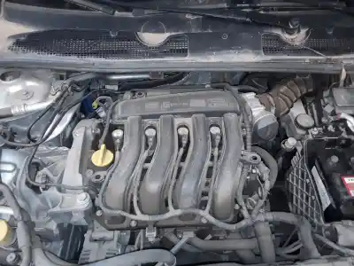 Veículo de Sucata renault fluence 1.6 16v 110 cv / 81 kw do ano 2001 alimentado k4m838