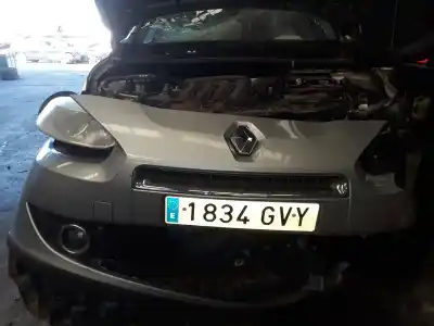 Veículo de Sucata renault fluence 1.6 16v 110 cv / 81 kw do ano 2001 alimentado k4m838