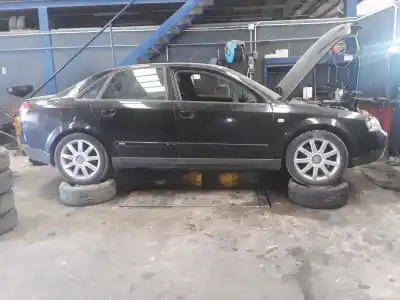 Veículo de Sucata audi a4 berlina (8e) 2.5 v6 24v tdi do ano 2001 alimentado 