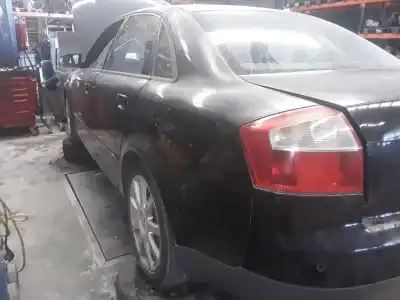 Veículo de Sucata audi a4 berlina (8e) 2.5 v6 24v tdi do ano 2001 alimentado 