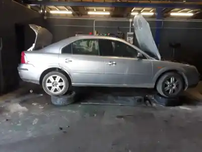 Veicolo di demolizione FORD MONDEO BERLINA (GE) 2.0 TDCi TD CAT dell'anno 2001 alimentato D6BA