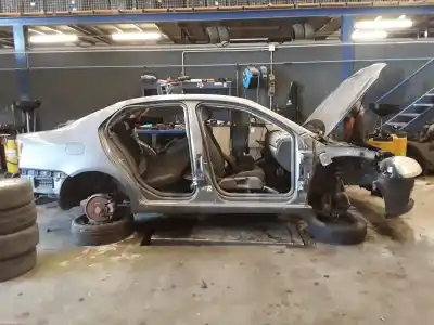 Veículo de Sucata VOLKSWAGEN JETTA (1K2) Advance 150 CV / 110 KW do ano 2001 alimentado 