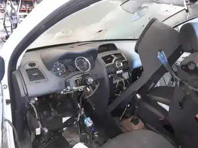 Здавання транспортного засобу renault megane ii furgón/ranchera familiar (km_) 1.5 dci (km1e) року 2001 потужний k9k732