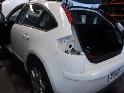 Veículo de Sucata citroen c4 berlina vtr plus do ano 2001 alimentado 9hy