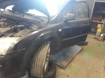 Veículo de Sucata ford focus berlina (cap) ambiente (d) do ano 2001 alimentado kkda