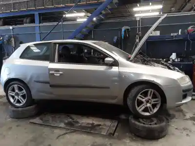 Veículo de Sucata fiat stilo (192) 1.9 jtd cat do ano 2001 alimentado 192a1000