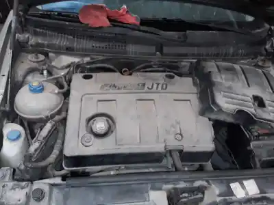 Veículo de Sucata fiat stilo (192) 1.9 jtd cat do ano 2001 alimentado 192a1000