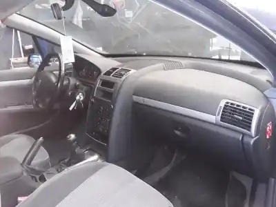 Veículo de Sucata peugeot 407 sw sr confort do ano 2001 alimentado 9hz