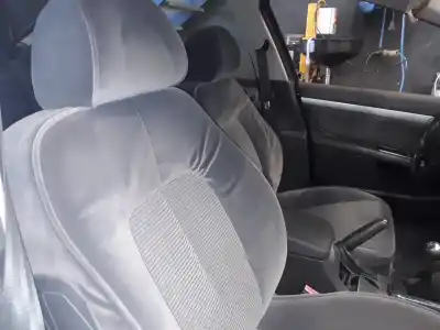 Veículo de Sucata peugeot 407 sw sr confort do ano 2001 alimentado 9hz