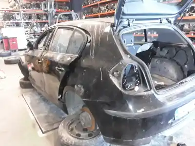Veículo de Sucata bmw serie 1 berlina (e81/e87) 116d do ano 2001 alimentado 