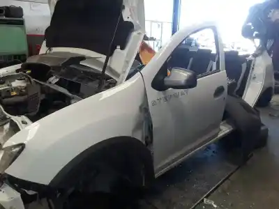 Здавання транспортного засобу dacia sandero 1.0 tce cat року 2001 потужний 