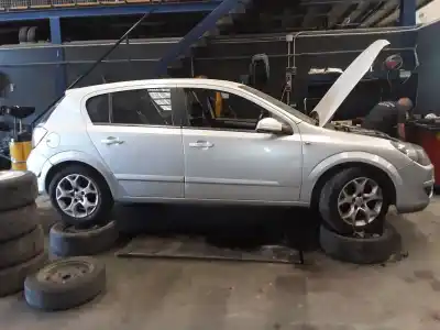 Veículo de Sucata OPEL ASTRA H BERLINA 1.8 16V do ano 2001 alimentado 
