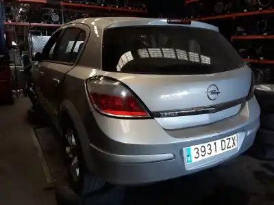Veículo de Sucata opel astra h berlina 1.8 16v do ano 2001 alimentado 
