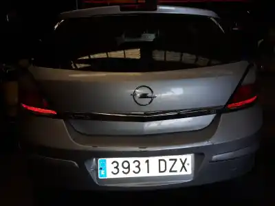 Veículo de Sucata opel astra h berlina 1.8 16v do ano 2001 alimentado 