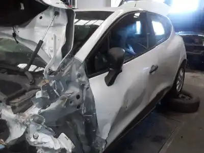Veicolo di demolizione renault clio iv (bh_) 1.5 dci 75 dell'anno 2001 alimentato 