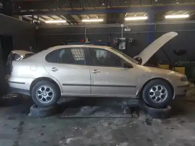 Veículo de Sucata seat toledo (1m2) 1.9 tdi do ano 2001 alimentado 