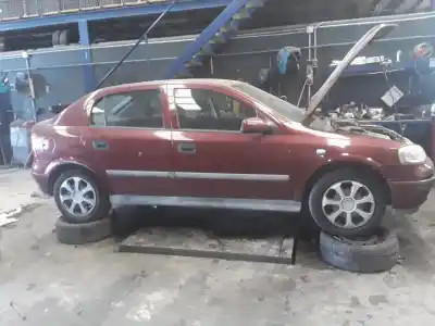 Vehicul casat opel astra g berlina 1.6 16v al anului 2001 alimentat 