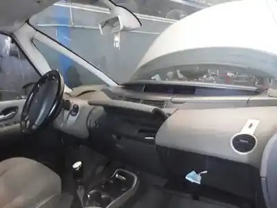 Здавання транспортного засобу renault espace iv (jk0) grand espace expression року 2001 потужний g9t742