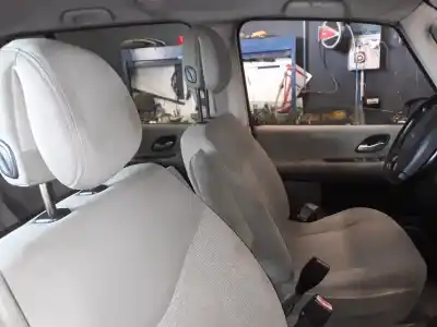 Здавання транспортного засобу renault espace iv (jk0) grand espace expression року 2001 потужний g9t742