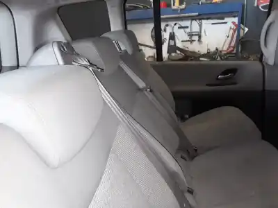 Здавання транспортного засобу renault espace iv (jk0) grand espace expression року 2001 потужний g9t742