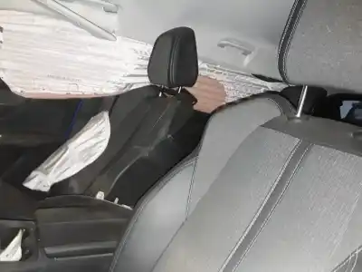 Veicolo di demolizione peugeot 3008 active dell'anno 2001 alimentato hzu