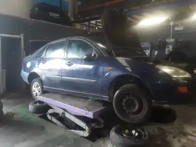 Veículo de Sucata ford focus berlina (cak) trend do ano 2001 alimentado fyda