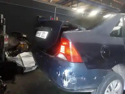 Veículo de Sucata ford focus berlina (cak) trend do ano 2001 alimentado fyda
